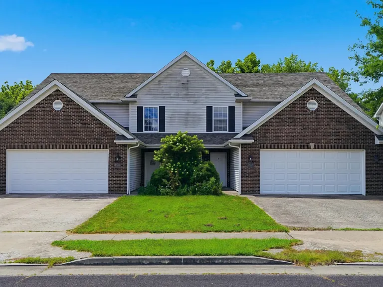 5512 Hunley Ct — Photo 1