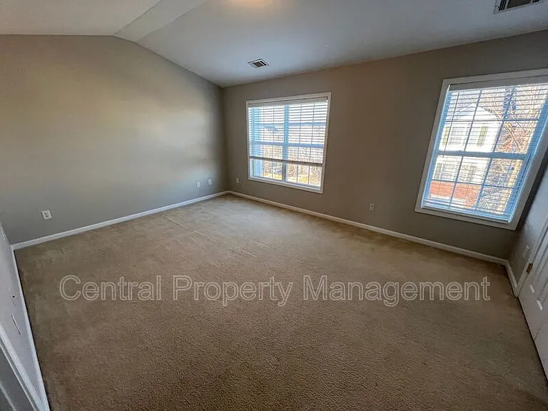 104 Chalet Pl — Photo 17