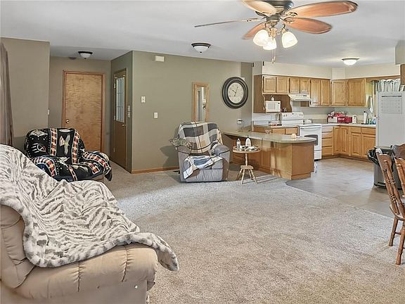 3rd image of 215 W 2nd St