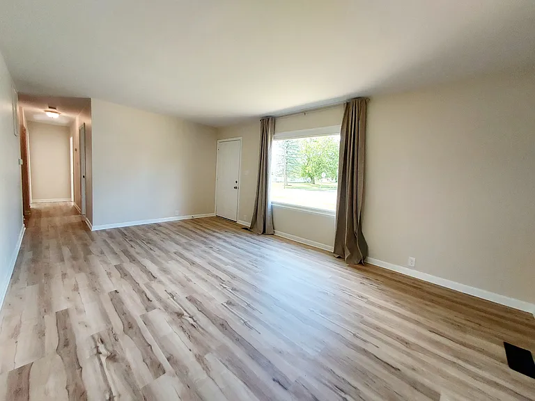 1100 E Sherman St — Photo 10
