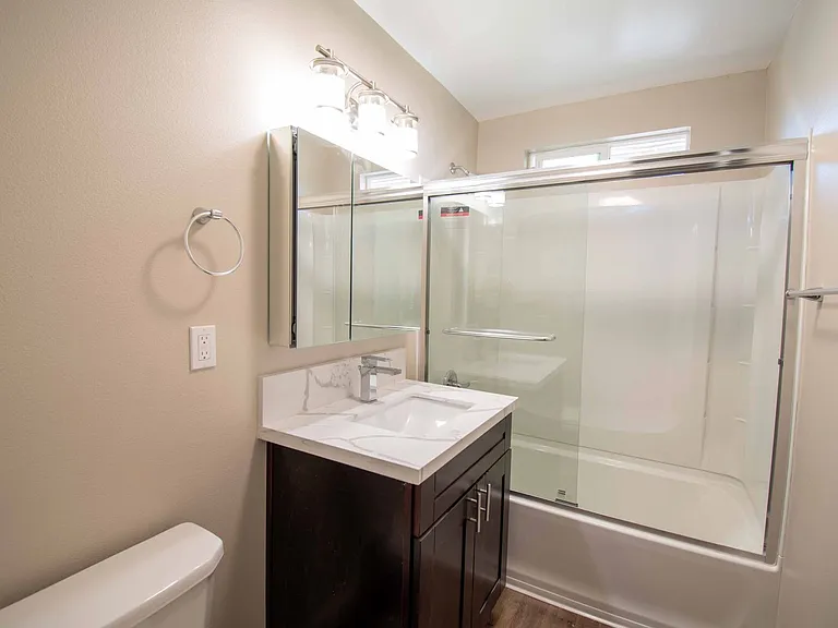 Foothill Manor — Photo 9