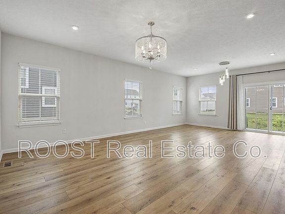 5th image of 380 Crownover Way