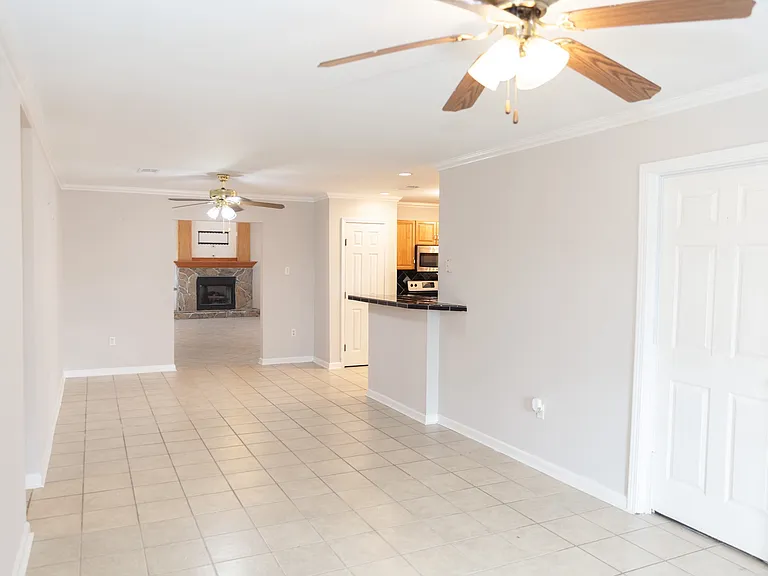 3228 Veronica Dr — Photo 3