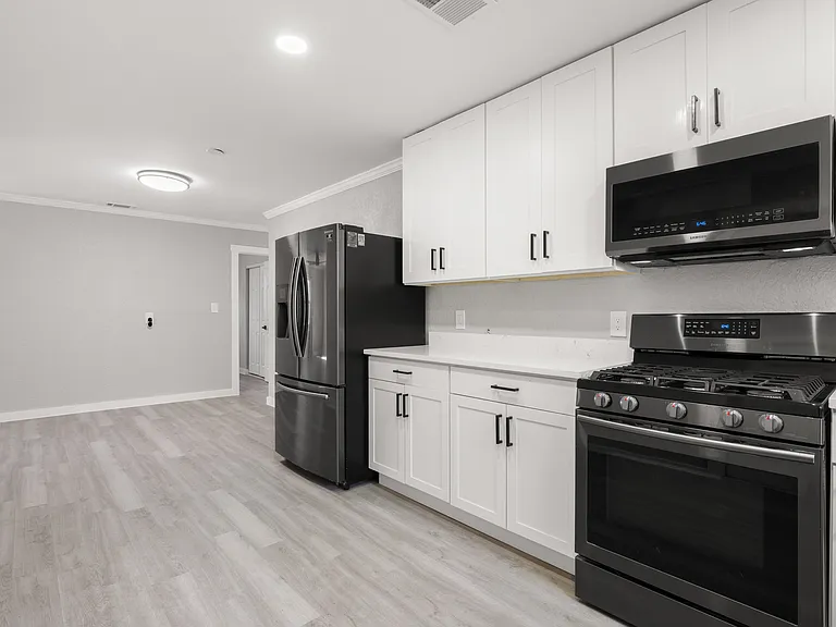 1845 New Hampshire Ave NE — Photo 8