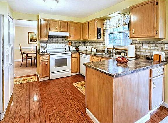 2nd image of 502 Kandyce Dr