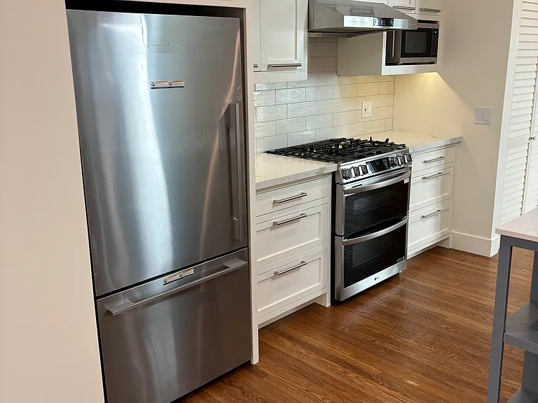 385 Alcatraz Ave #385 — Photo 25