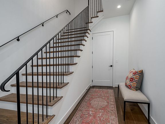 3rd image of 2373 1st Ave S