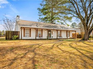305 Lake Ridge Trl, Pineville, LA 71360