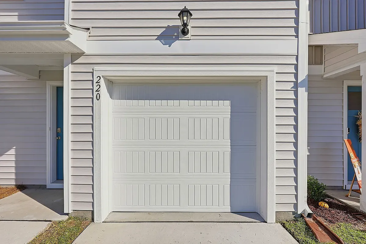 3 bed, 2.5 bath, 1418 sqft, $1,950 — Photo 4