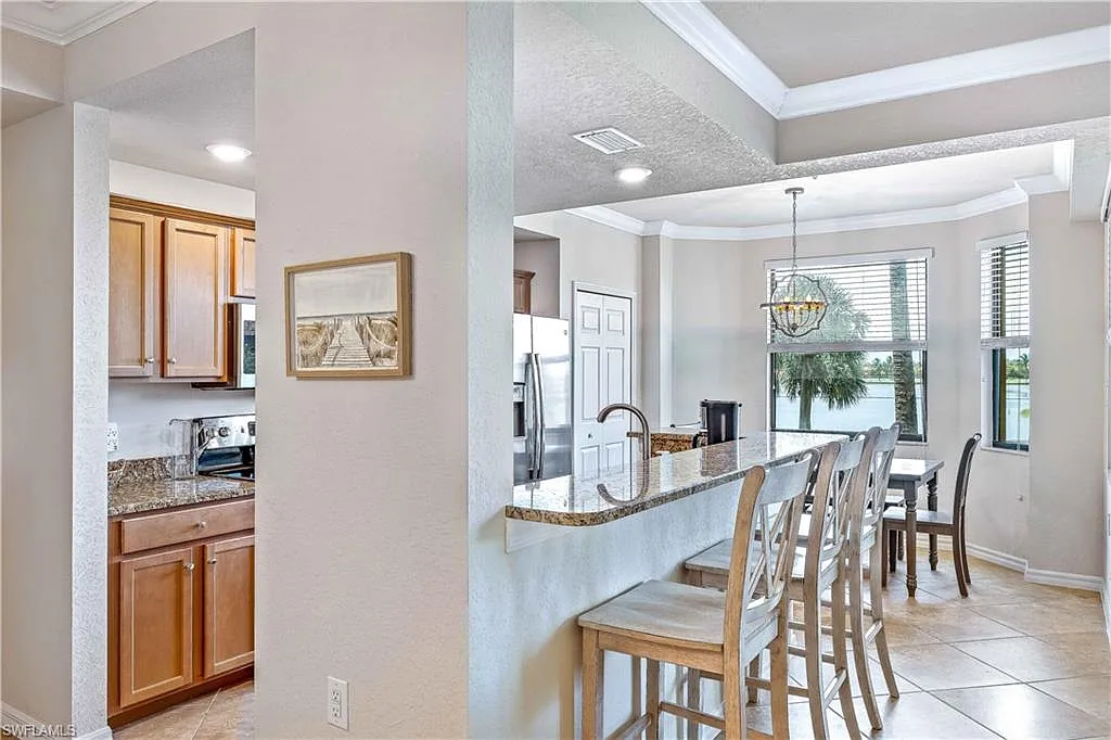 2 bed, 2.0 bath, 1170 sqft, $7,500 — Photo 4