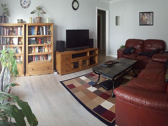 Living Room (with furniture)