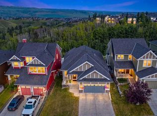 14 W Ridge View Pl, Cochrane, AB T4C 0P9