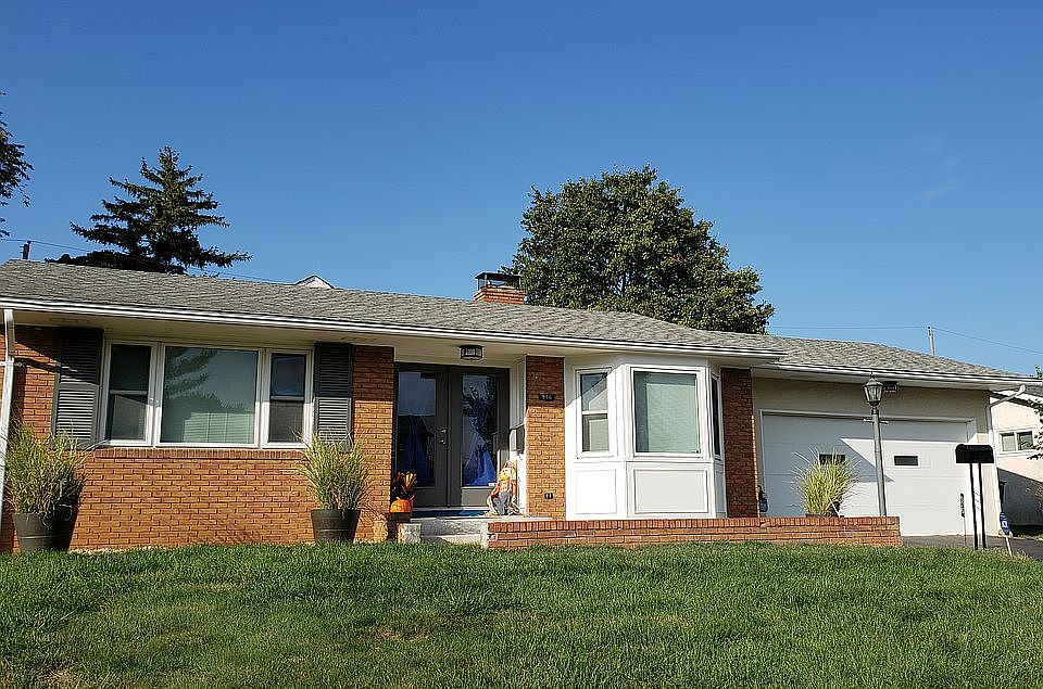 1st image of 976 Kenwood Ln