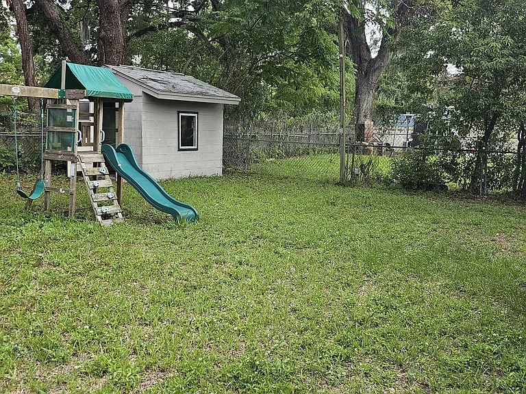 912 Citrus St — Photo 17