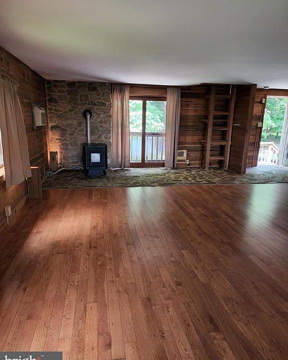 2nd image of 9625 Hoffman Seachrist Rd #C