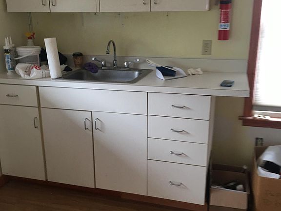2nd image of 143 Farmington Ave #2