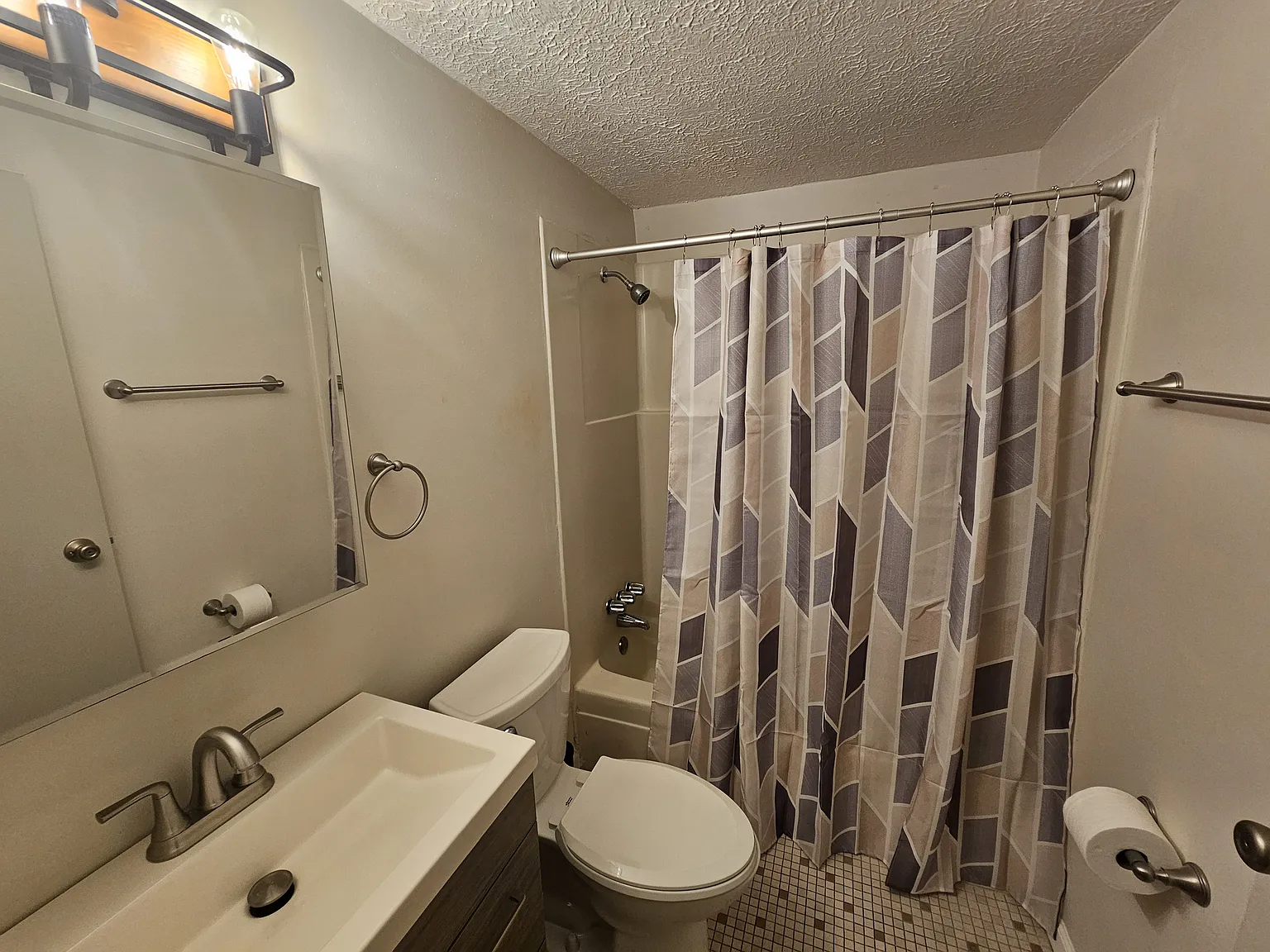 1 bed, 800 sqft, $845 — Photo 3
