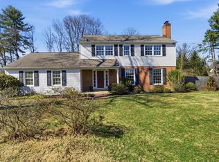 1329 Sugartown Rd, Berwyn, PA 19312