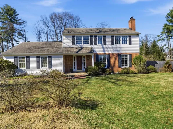 1329 Sugartown Rd, Berwyn, PA 19312