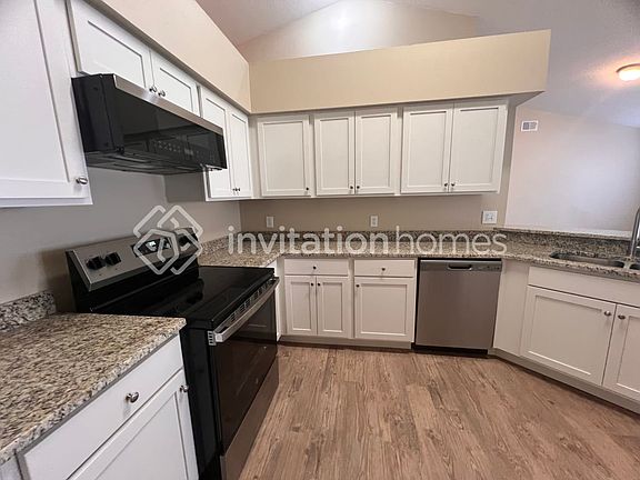 5th image of 13847 Valleybrooke Ln
