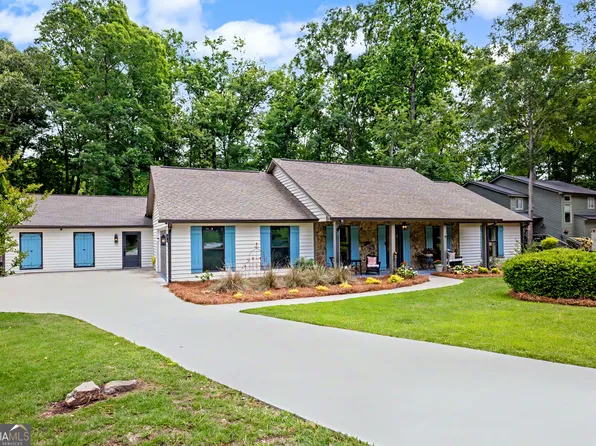 117 Lakeside Dr, Peachtree City, GA 30269