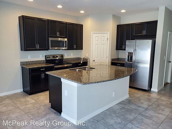 3rd image of 7107 Summer Holly Pl