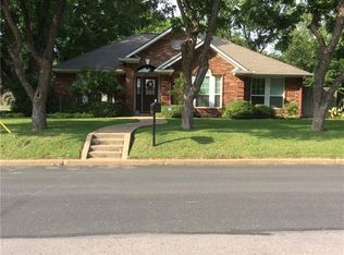 803 N Avenue C, Elgin, TX 78621