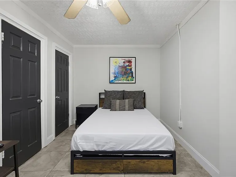 235 Walnut St NW #F — Photo 13