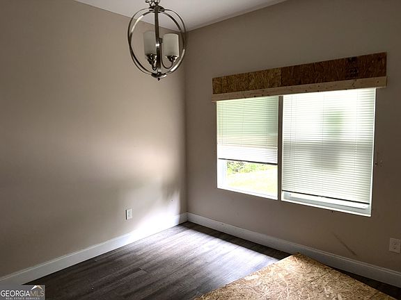 2nd image of 2152 Lilac Ln