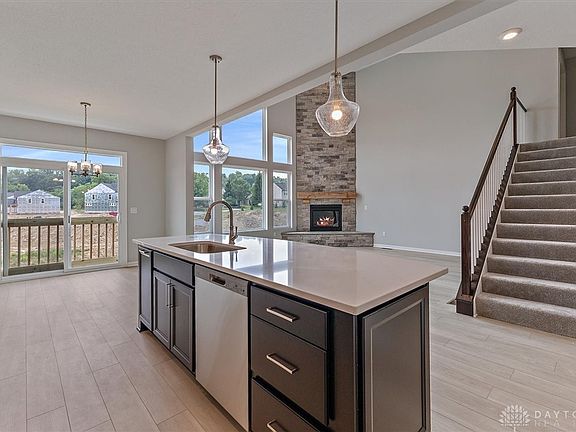 4th image of 2591 Golden Leaf Dr