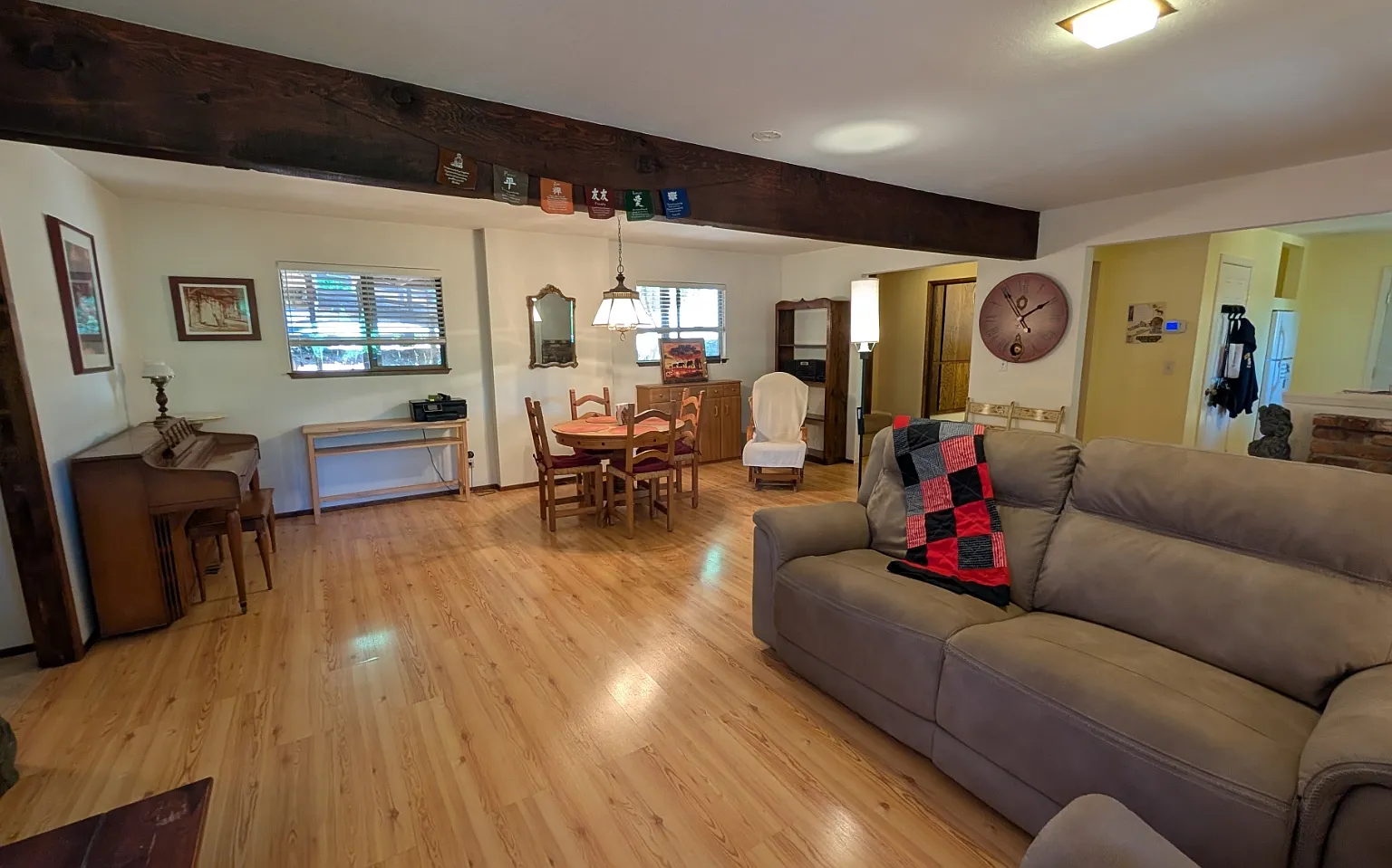 2 bed, 1100 sqft, $2,100 — Photo 2