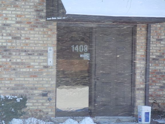 3rd image of 1408 N Sterling Ave Unit 201