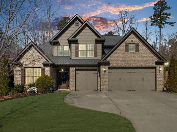 1605 Camden Cove Dr, Cumming, GA 30040