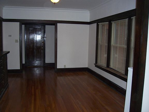 3rd image of 5017 N Winchester Ave APT 2F