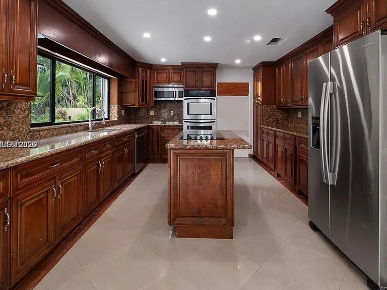 14251 SW 107th Ter — Photo 12