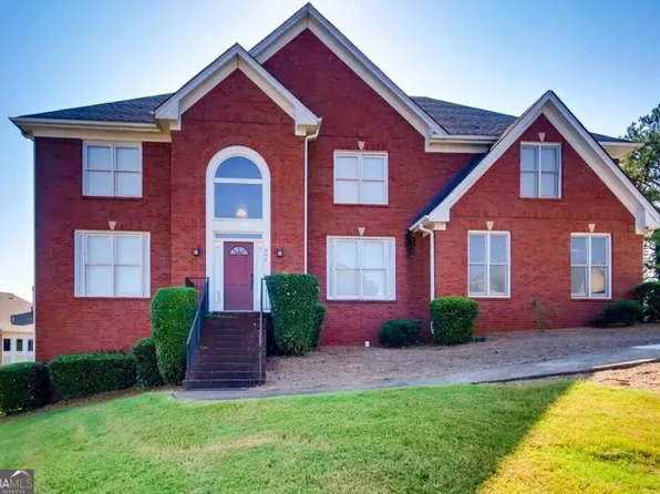582 Masters Dr, Stone Mountain, GA 30087