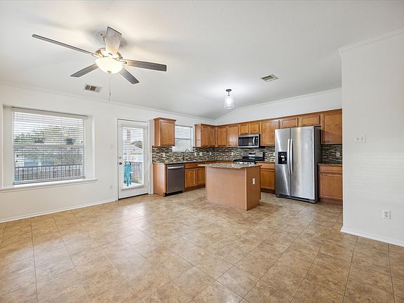 4th image of 14704 English Rose Dr