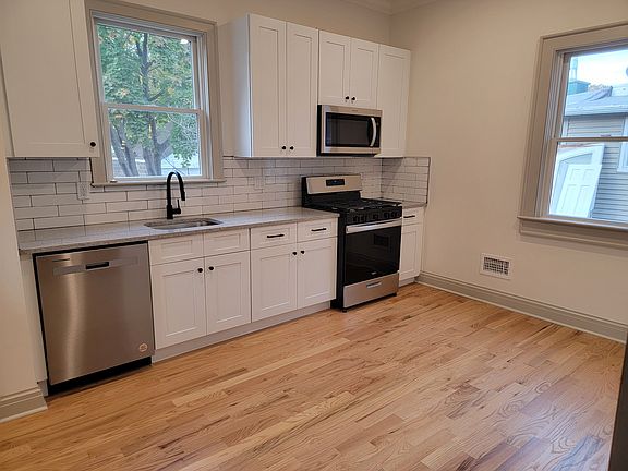 3rd image of 224 3rd Ave #1