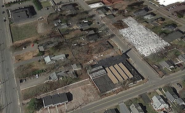 2nd image of 324 Howard St