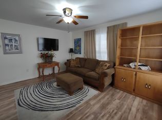 955 SE Mayo Dr, Crystal River, FL 34429