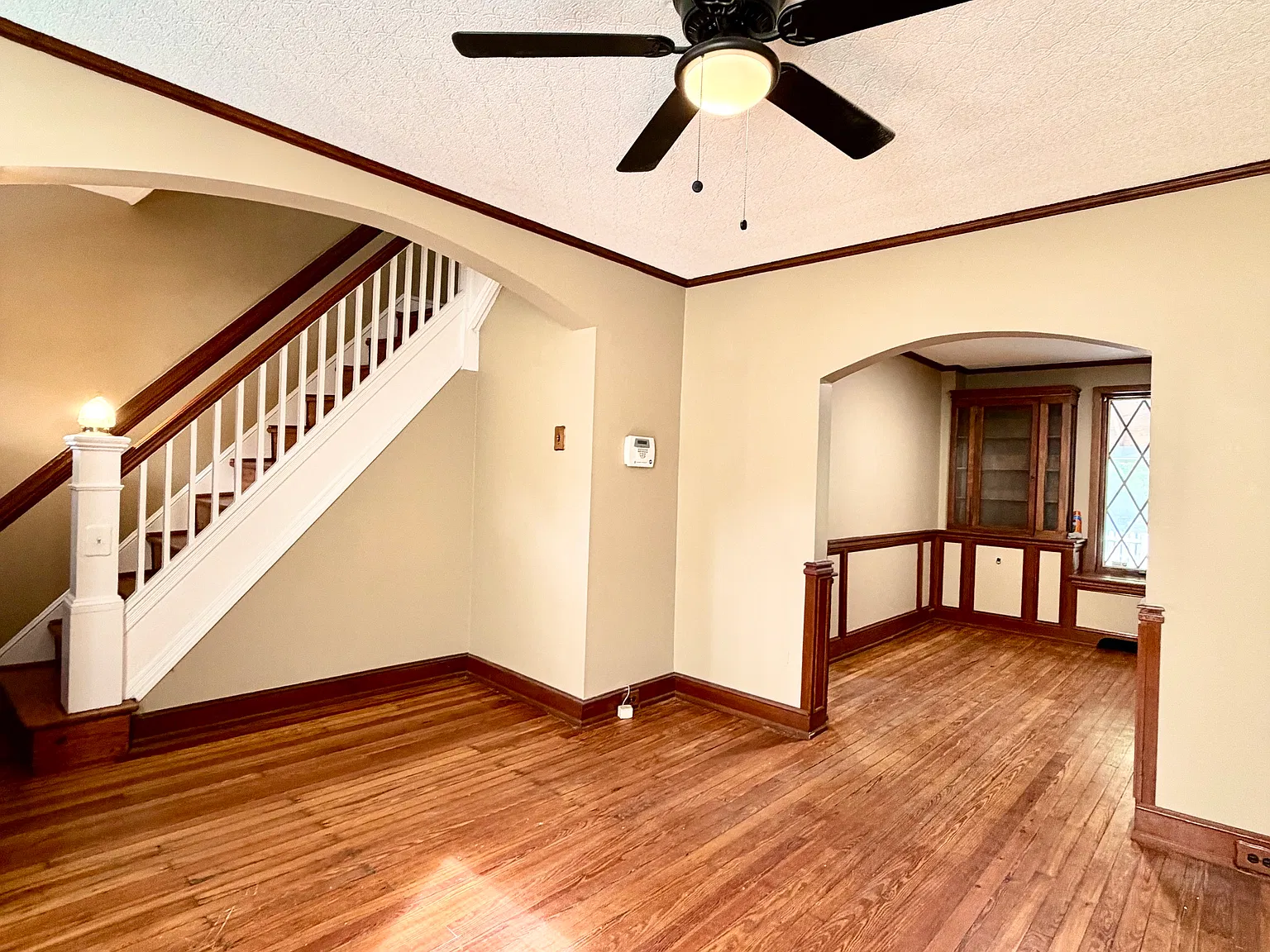 3 bed, 1300 sqft, $1,950 — Photo 1