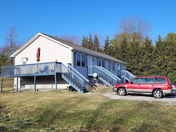 3rd image of 1442 Thomas Ln