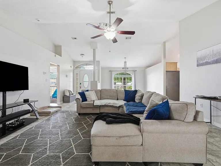 123 Steeplechase Dr — Photo 6
