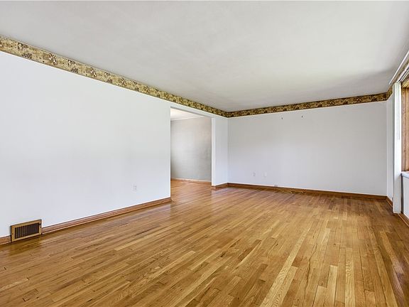 5th image of 20 Greenwood Rd