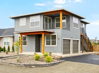 133 Gangnes Dr #B, Talent, OR 97540