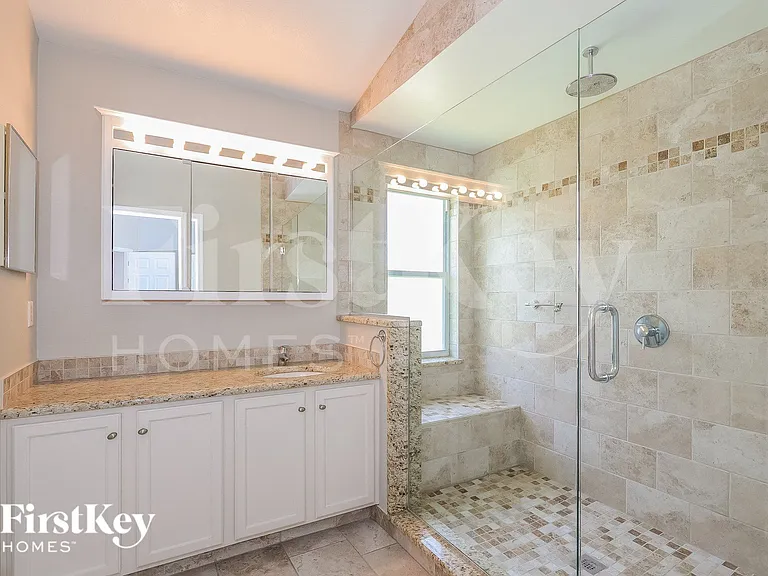 2251 Mallory Cir — Photo 10