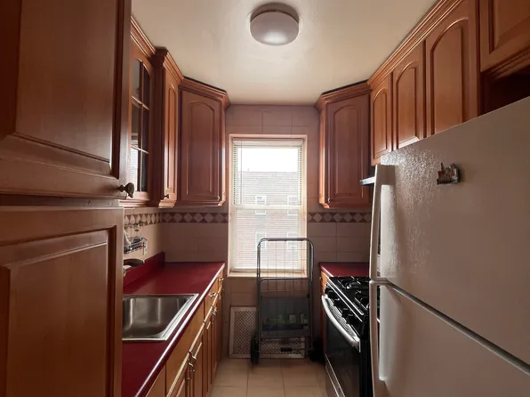 99-41 64th Avenue image 3 of 7