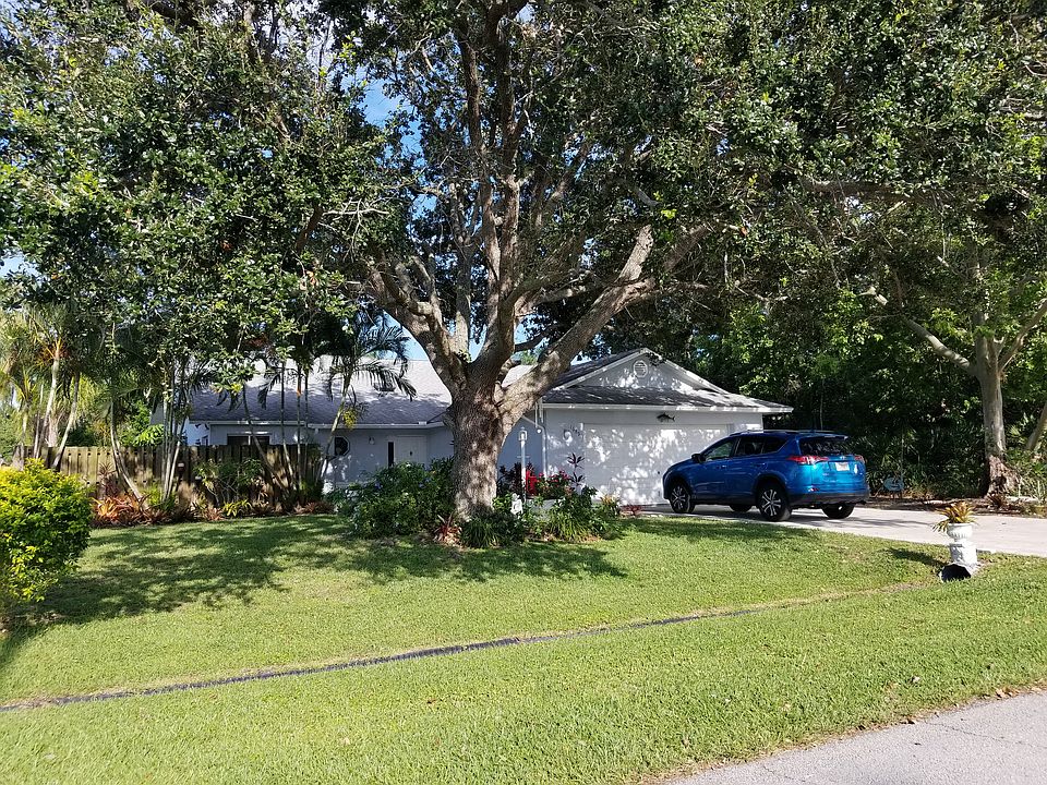 1st image of 1689 SE Lorraine St