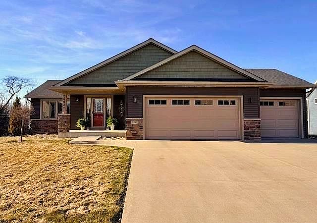 1st image of 3993 Stone Point Dr NE