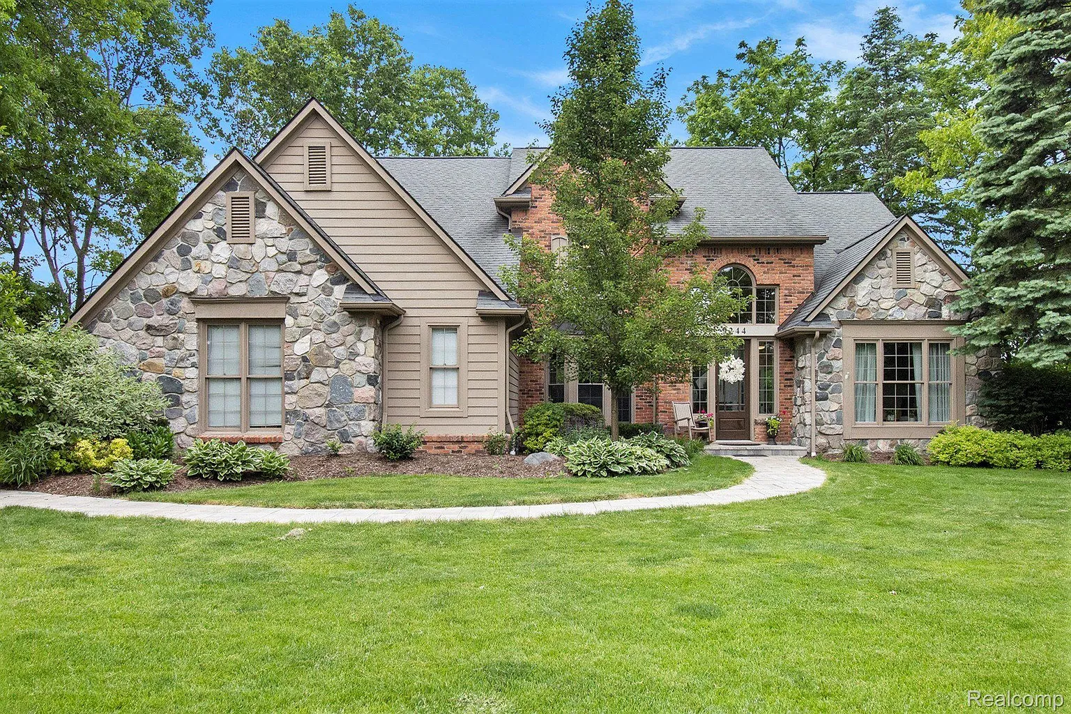 9244 Lake Ridge Dr photo 1